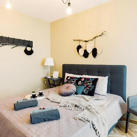 Apartment Elvis Apartment/11 Beds/6 Bedrooms/riga Old Town *