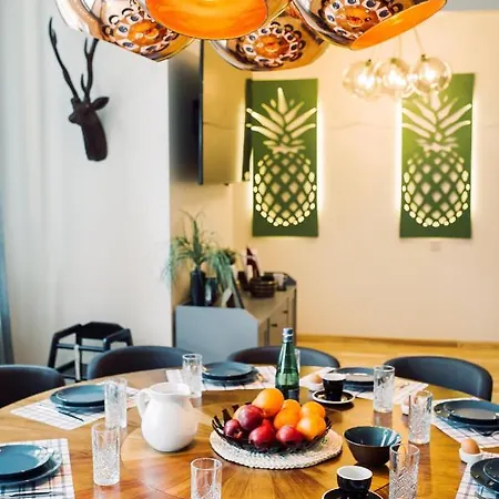 Elvis Apartment/11 Beds/6 Bedrooms/riga Old Town Riga