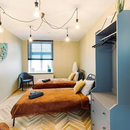 Elvis Apartment/11 Beds/6 Bedrooms/riga Old Town Apartment